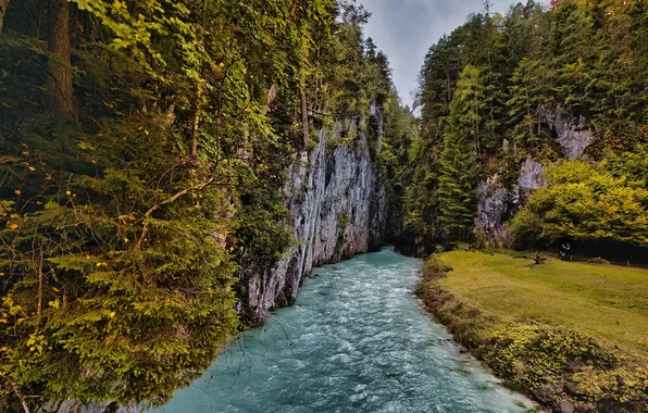 Water, cliff, thaw
