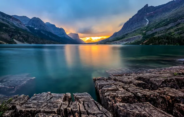 Закат, горы, озеро, камни, скалы, Glacier National Park, Saint Mary Lake, Montana