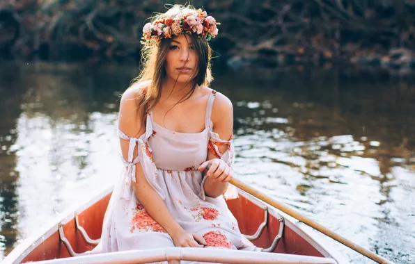 Картинка девушка, озеро, отражение, лодка, волосы, платье, губы, весло