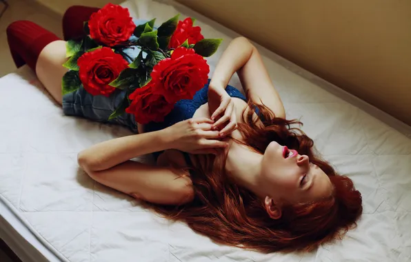 Девушка, цветы, лежит, рыжая