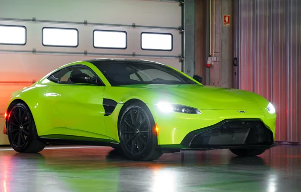Aston Martin, фары, Vantage, 2018