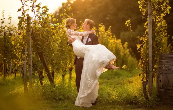 Картинка фото, платье, виноград, влюбленные, невеста, свадьба, жених, Miki Macovei