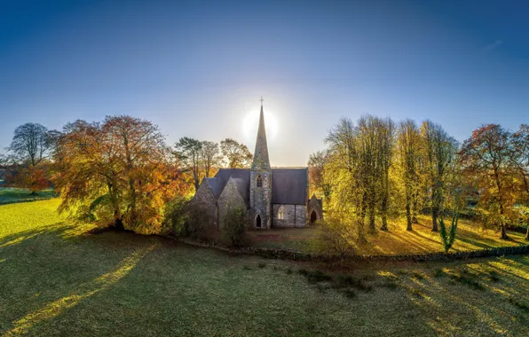 Картинка осень, солнце, деревья, церковь, Northern Ireland