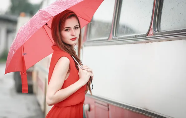 Картинка девушка, дождь, зонт, автобус