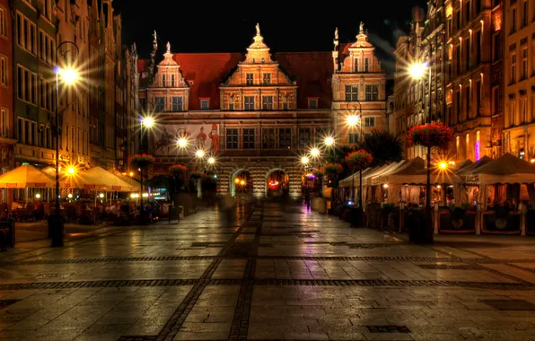 Картинка ночь, город, фото, улица, дома, Польша, фонари, тротуар