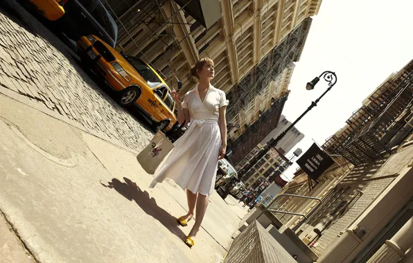 Девушка, улица, наклон, платье, такси, Romain Laurent, Нью Йорк