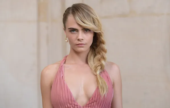 Картинка взгляд, девушка, блузка, коса, Cara Delevingne