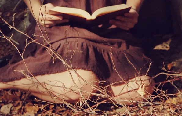 Картинка девушка, ноги, книга