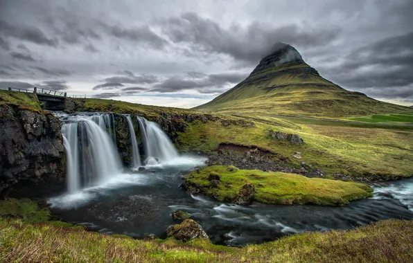 Картинка небо, облака, мост, река, камни, гора, водопад, исландия