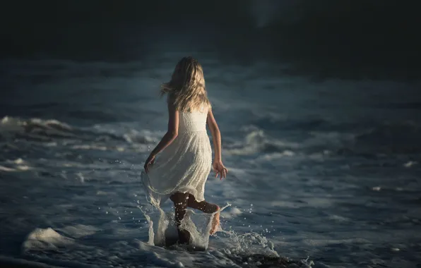 Картинка волны, брызги, девочка, Dark Ocean