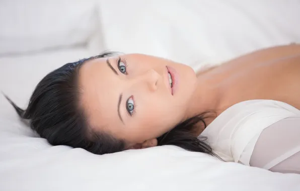 Model, Looking At Camera, Kelly Diamond, Piercing Eyes