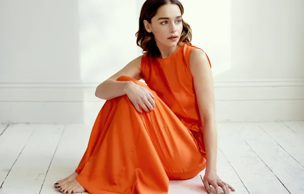 Взгляд, девушка, поза, фото, платье, актриса, на полу, Emilia Clarke