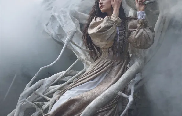 Картинка девушка, корни, поза, платье, длинные волосы, Маргарита Карева