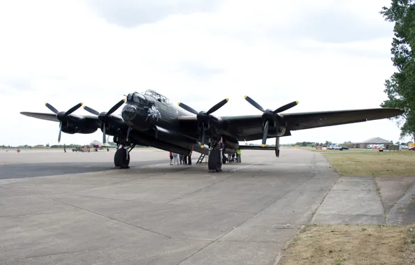 Бомбардировщик, вторая мировая война, четырехмоторный, Avro Lancaster
