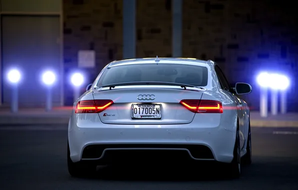 Блики, Audi, ауди, белая, white, Coupe, rear, RS 5