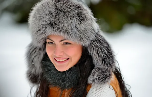 Картинка зима, улыбка, фон, настроение, шапка, портрет, макияж, брюнетка