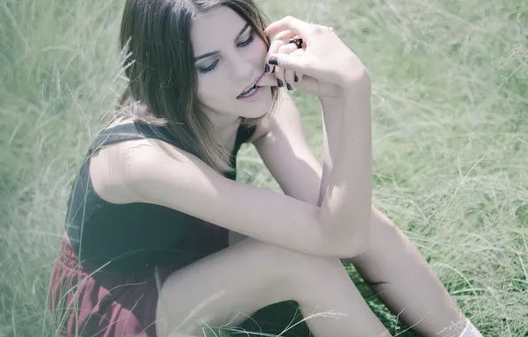 Лето, трава, девушка, поза, сидит