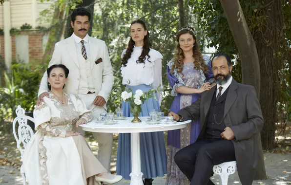 Картинка сериал, персонажи, Турция. 2013, Неджмие, Кямран, Бесиме, Сейфеттин Бей, Фериде
