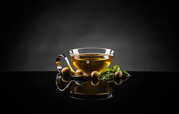 Стекло, отражение, ложка, миска, черный фон, оливки, оливковое масло, базилик