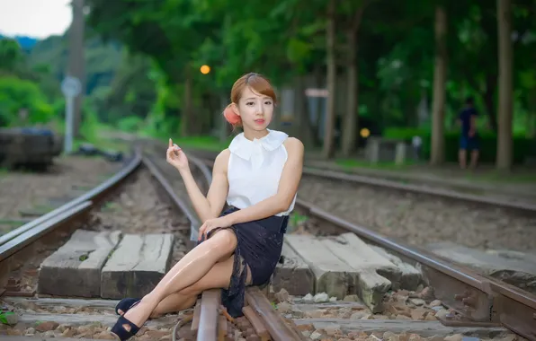 Картинка девушка, железная дорога, азиатка