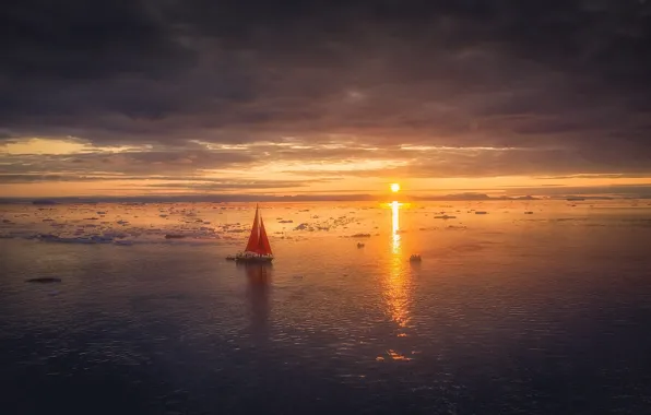 Море, закат, лодка