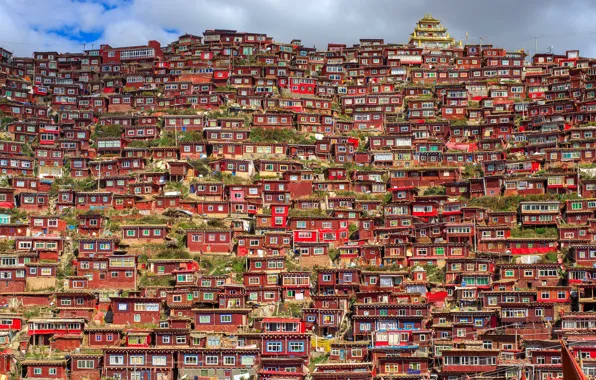 China, Sichuan, Larung Gar, Tibetan Buddhist city