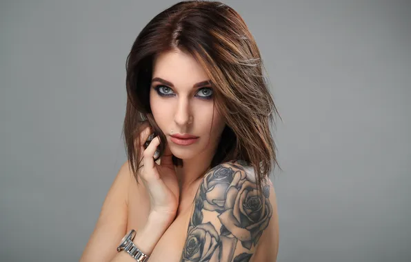 Tattoo, pose, manos, makeup