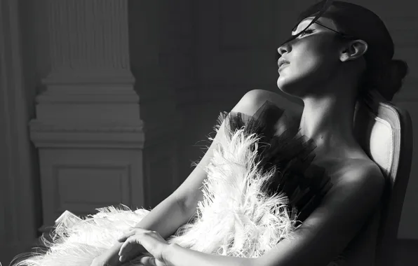 Девушка, поза, фото, платье, черно-белое, Bella Hadid