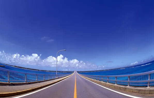 Картинка дорога, облака, мост, разметка, голубой, линия, фонарь, перила
