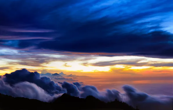 Картинка облака, закат, туман, вечер, вулкан, Индонезия, остров Бали, стратовулкан Ринджани