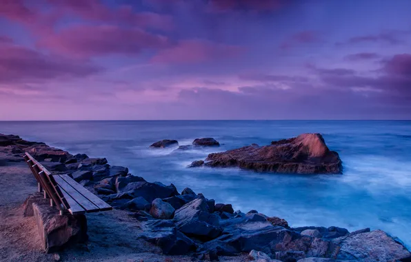 Картинка море, скамейка, камни, побережье, вечер, горизонт, Калифорния, США