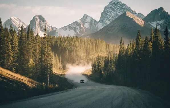 Картинка дорога, машина, лес, горы