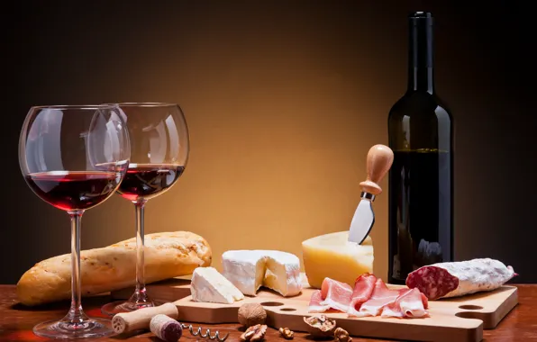 Вино, красное, бутылка, сыр, бокалы, хлеб, мясо, колбаса