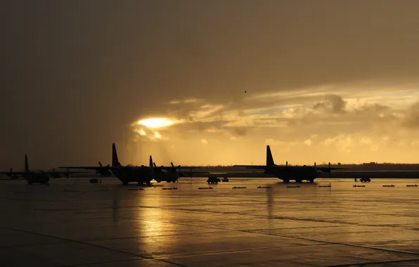 Картинка закат, Нью-Йорк, вечер, аэродром, самолёты, военно-транспортные