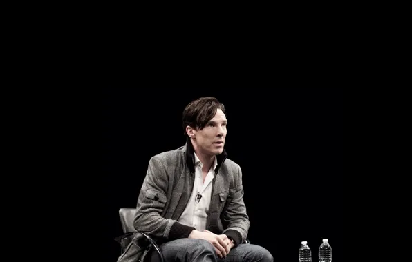 Бутылки, сидит, Бенедикт Камбербэтч, Benedict Cumberbatch, интервью, британский актер