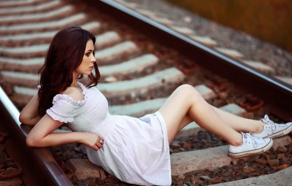 Картинка dress, legs, photography, model, women, railway, dark hair, women outdoors