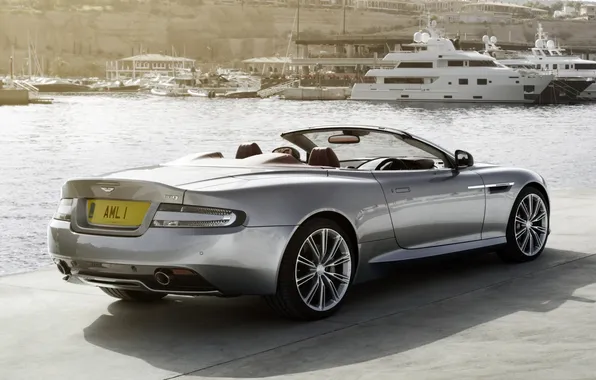 Картинка фон, Aston Martin, яхты, DB9, кабриолет, вид сзади, набережная, Воланте