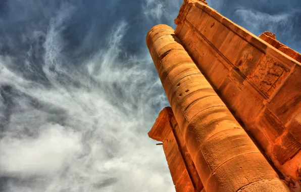 Картинка небо, облака, Петра, колонна, Иордания