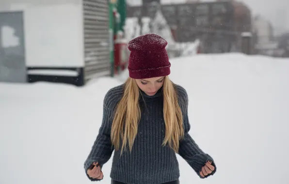 Картинка зима, шапка, блондинка, свитер