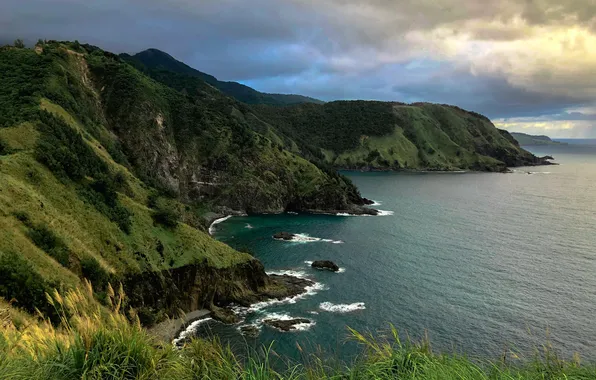 Море, трава, облака, горы, скалы, берег, склоны, прибой