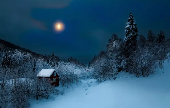 Картинка зима, ночь, дом, луна, сугробы, старый, одинокий