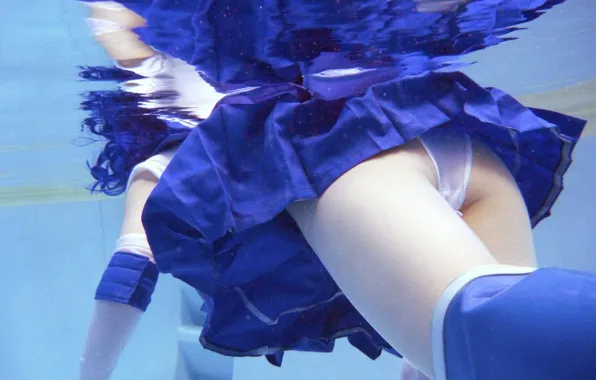 Ass, pool, paints