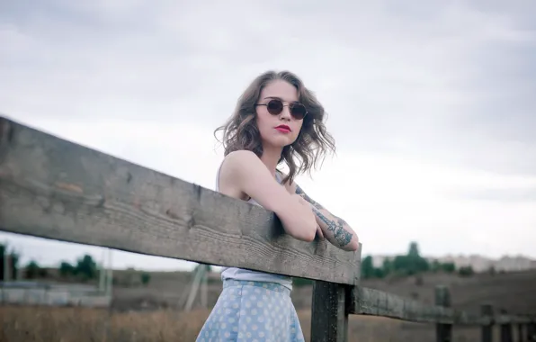 Природа, забор, тату, очки, фотомодель, тату-мастер, Саша Unisex