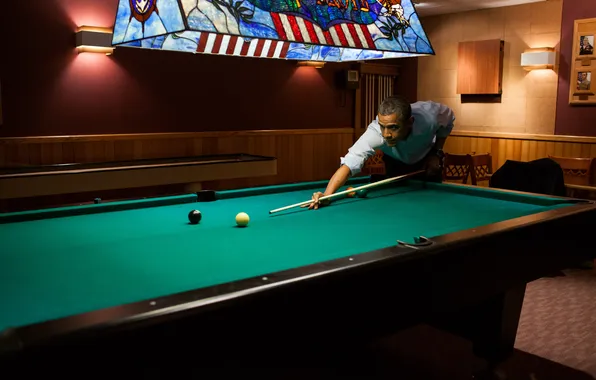 Картинка спорт, бильярд, game, pool, играет, Barack Obama, Барак Обама, room