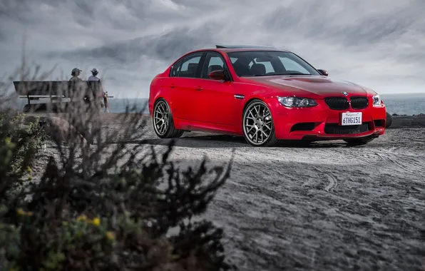 Картинка пляж, красный, люди, bmw, бмв, лавочка, red, beach