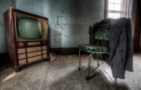 Комната, телевизор, стул