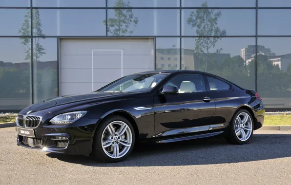 Солнечный свет, BMW 640d Coupe M Sport, асфальтированная площадка