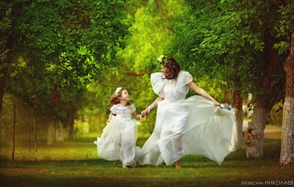 Деревья, сад, платье, девочка, мама, дочка, Максим Николаев