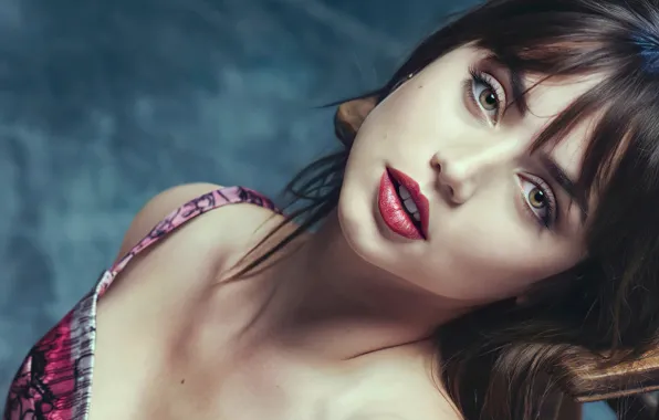 Картинка глаза, взгляд, девушка, лицо, макияж, актриса, губы, красотка