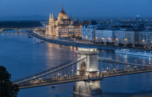 Картинка река, здания, мосты, набережная, теплоход, Венгрия, Hungary, Будапешт